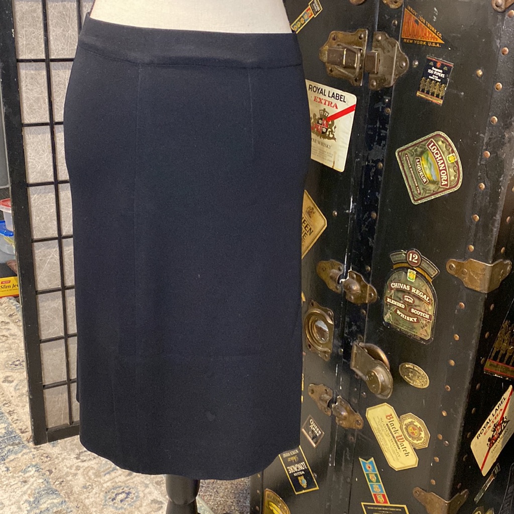 Exclusively Misook Stretchy Black Skirt
